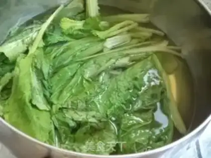 Make A cabbage bacon roll step 0