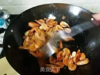 Make Spicy pan shrimp step 9