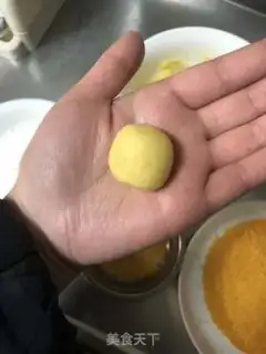 Make Salted egg yellow salad potato ball step 5