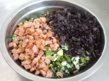 Make A cabbage bacon roll step 5