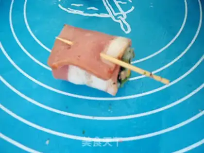 Make A cabbage bacon roll step 8