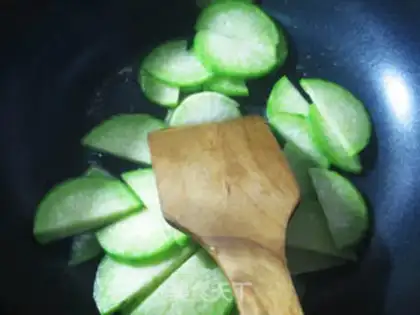 Make Meat sausages, radish pants step 1