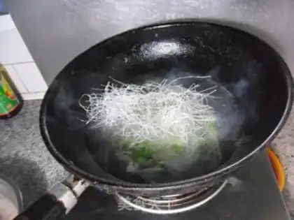 Make Pork soup for fans step 7