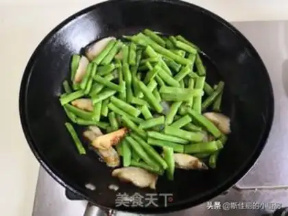 Make The fish make four beans step 4