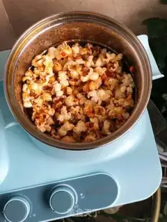 Make Caramel popcorn step 6