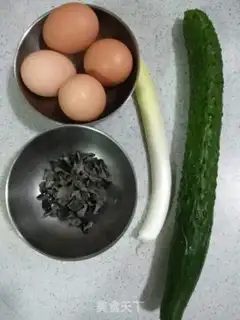 Make cucumber-mucked eggs step 0