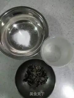 Make cucumber-mucked eggs step 1