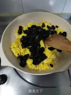 Make cucumber-mucked eggs step 7