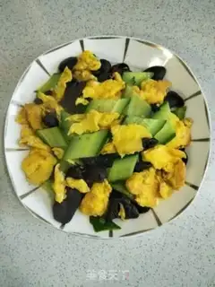 Make cucumber-mucked eggs step 10