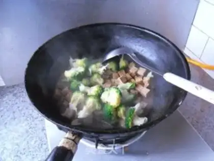 Make Bean-dry broccoli step 7