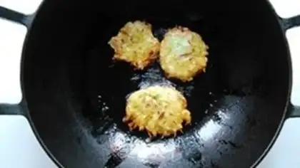Make radish shrimp pie step 5