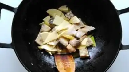 Make The winter burns salty fish step 4