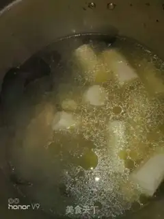 Make Crumbs and sea-belt potion step 3