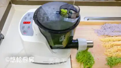 Make Color noodles step 6
