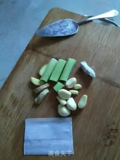 Make Jealousy little yellow flower step 5