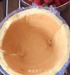 Make Strawberry Bomb Moose step 8