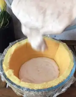Make Strawberry Bomb Moose step 9