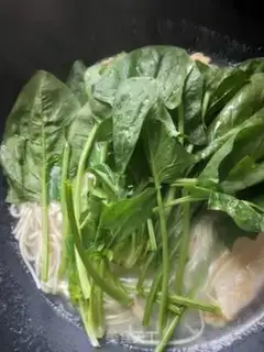 Make Egg spinach noodles step 6