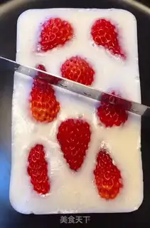Make Strawberry milk pudding step 5