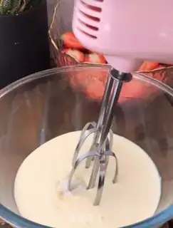 Make Strawberry Bomb Moose step 12