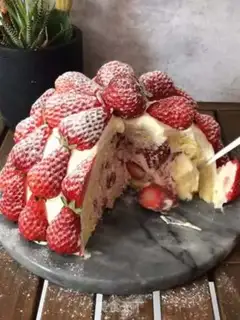 Make Strawberry Bomb Moose step 16
