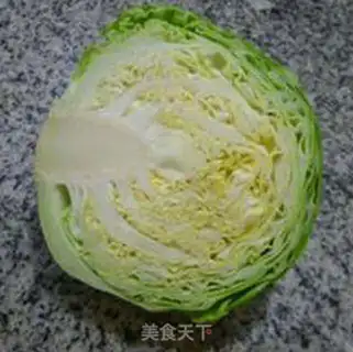 Make Crayfish with cabbage step 1