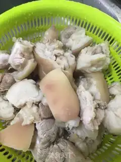 Make Jealousy pig feet acid step 2