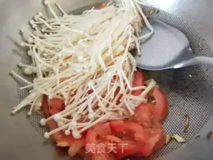 Make Golden mushrooms, fried tomatoes step 3