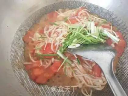 Make Golden mushrooms, fried tomatoes step 4