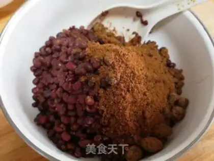 Make Red sugar red bean rolls step 3