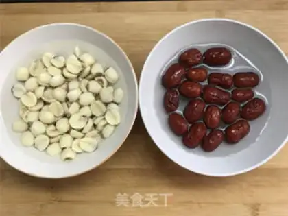 Make The silver spoon of a red date step 2
