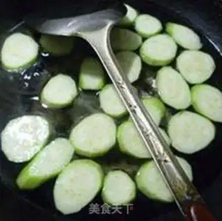 Make Shrimp-skin pickled silk soup step 6