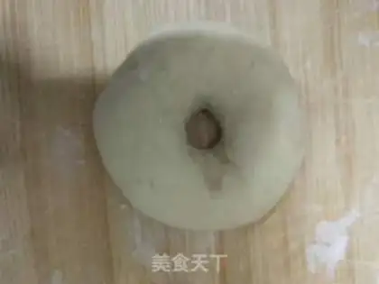 Make Red sugar donut buns step 5