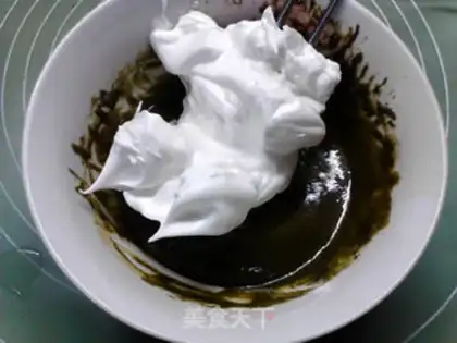 Make No pink saloon cake step 7