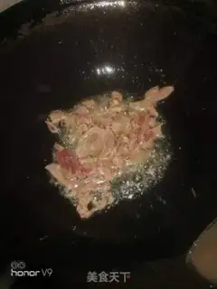 Make Cinnamon beef noodles step 1