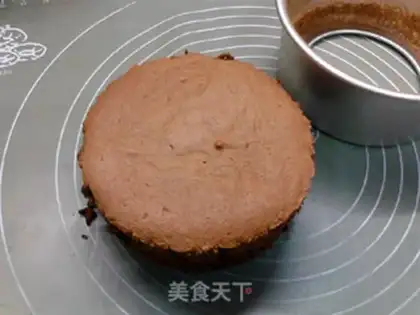 Make No pink saloon cake step 14