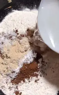 Make Coco-colored buns step 1