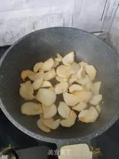 Make Onion eggs, white mushrooms step 2