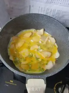 Make Onion eggs, white mushrooms step 3