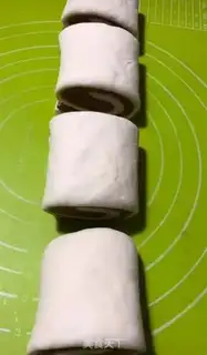 Make Coco-colored buns step 7