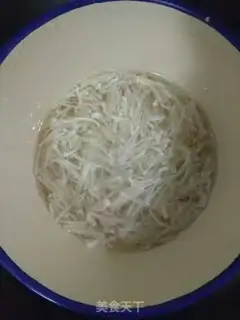 Make Dutch soy-dried golden mushrooms step 2