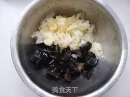 Make cucumbers with ears step 0