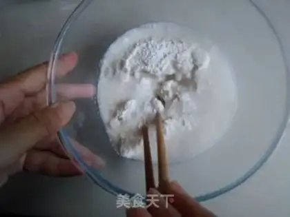 Make Red sugar coconut hooves step 2