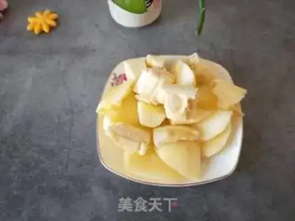 Make Banana apple shake step 1