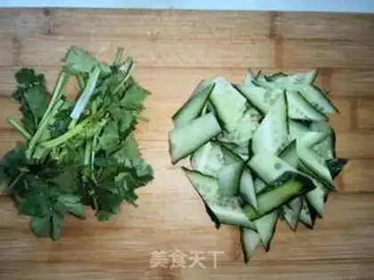 Make cucumbers with ears step 4
