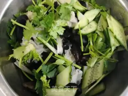 Make cucumbers with ears step 5