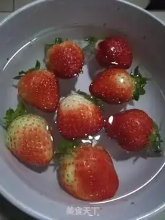 Make Taco strawberry step 1