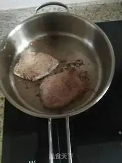 Make Black pepper steak step 1