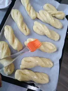 Make Coconut bread bar step 7