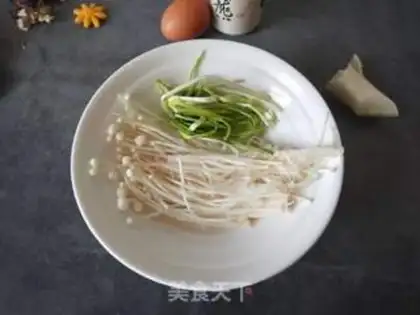 Make Golden fungus egg soup step 0